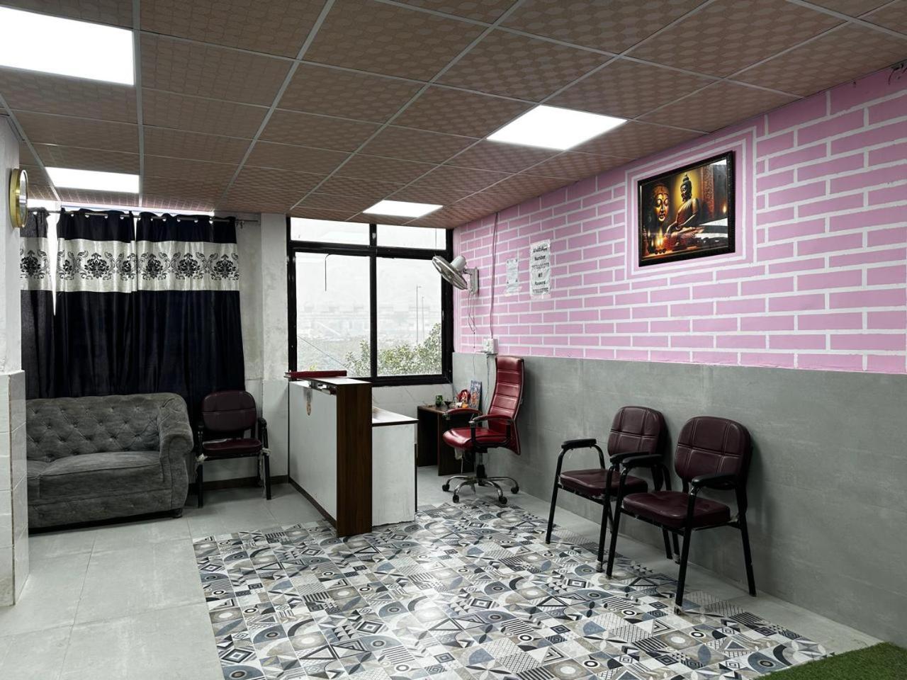 New Signature Village Ню Делхи Екстериор снимка